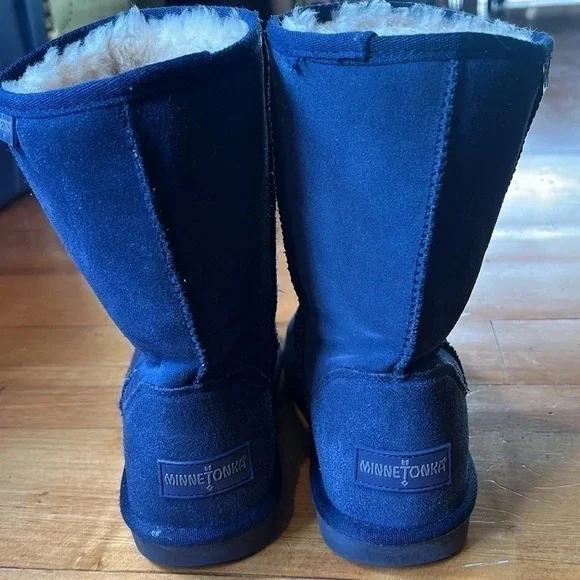 Minnetonka Women's Olympia Sheepskin / Wool Short Boot Elegance Indigo Size 9 - Picture 3 of 8